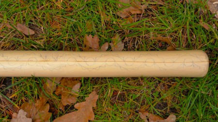 Didgeridoo z bazy: rozmery- 112x7,9cm / cena- 2000kč